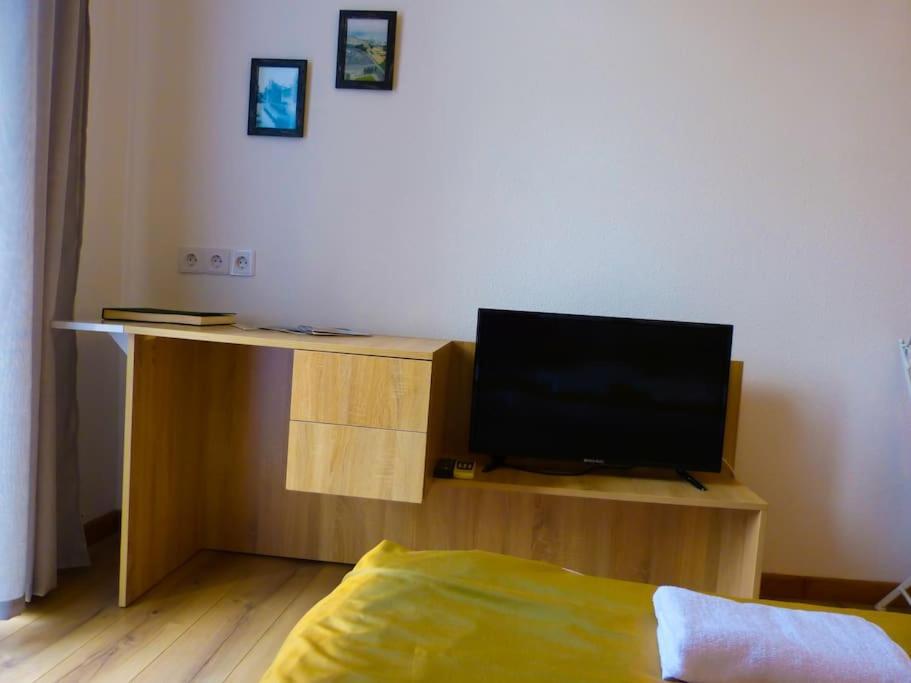 Live-Inn Stunning Apartment On Azneft Sq With President Palace & Old City Views バクー エクステリア 写真