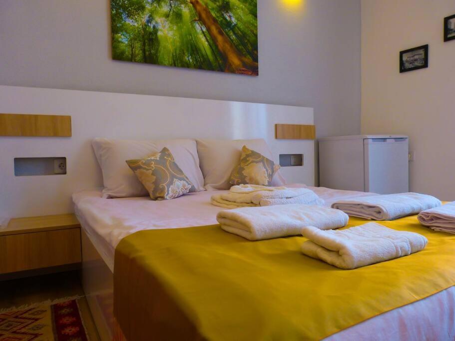Live-Inn Stunning Apartment On Azneft Sq With President Palace & Old City Views バクー エクステリア 写真